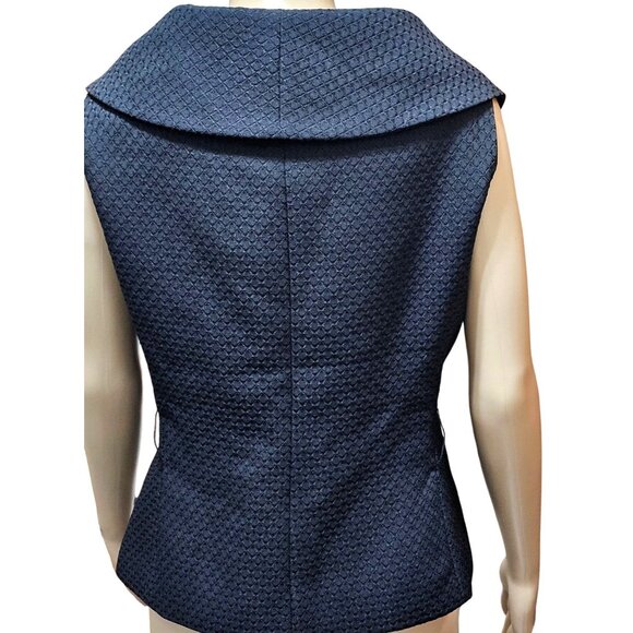 Vintage Style Textured Sleeveless Top With Oversized Collar & Button Detail In B - Picture 3 of 11